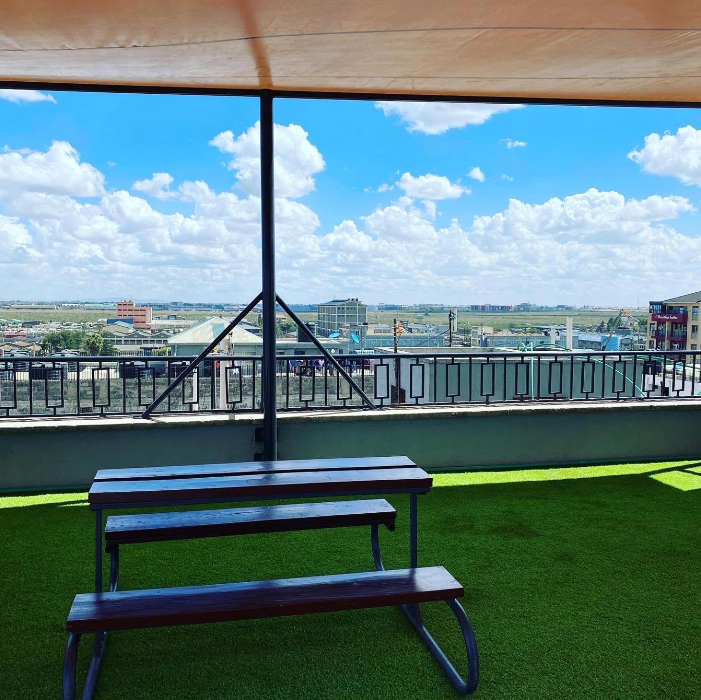 Appartamento Lovely & Cozy Compact Studio Near Airport With Rooftop View Nairobi Esterno foto