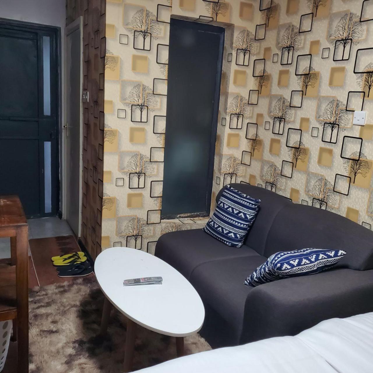 Appartamento Lovely & Cozy Compact Studio Near Airport With Rooftop View Nairobi Esterno foto