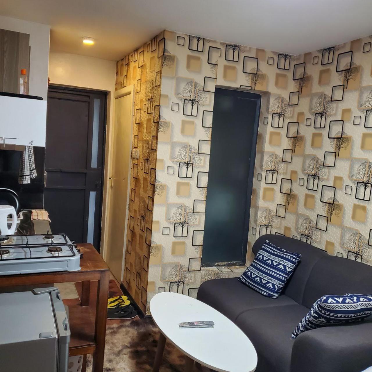 Appartamento Lovely & Cozy Compact Studio Near Airport With Rooftop View Nairobi Esterno foto