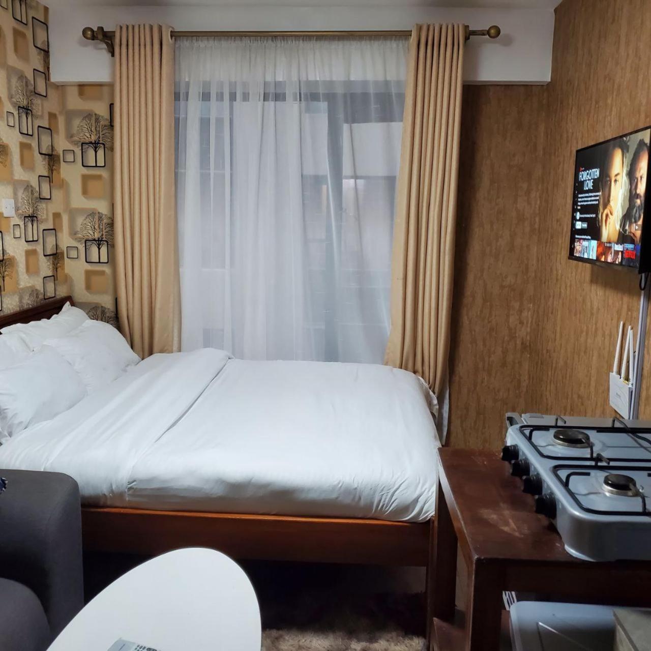 Appartamento Lovely & Cozy Compact Studio Near Airport With Rooftop View Nairobi Esterno foto