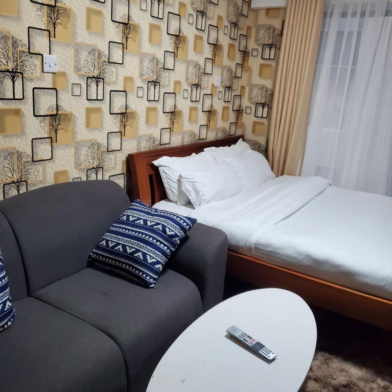 Appartamento Lovely & Cozy Compact Studio Near Airport With Rooftop View Nairobi Esterno foto