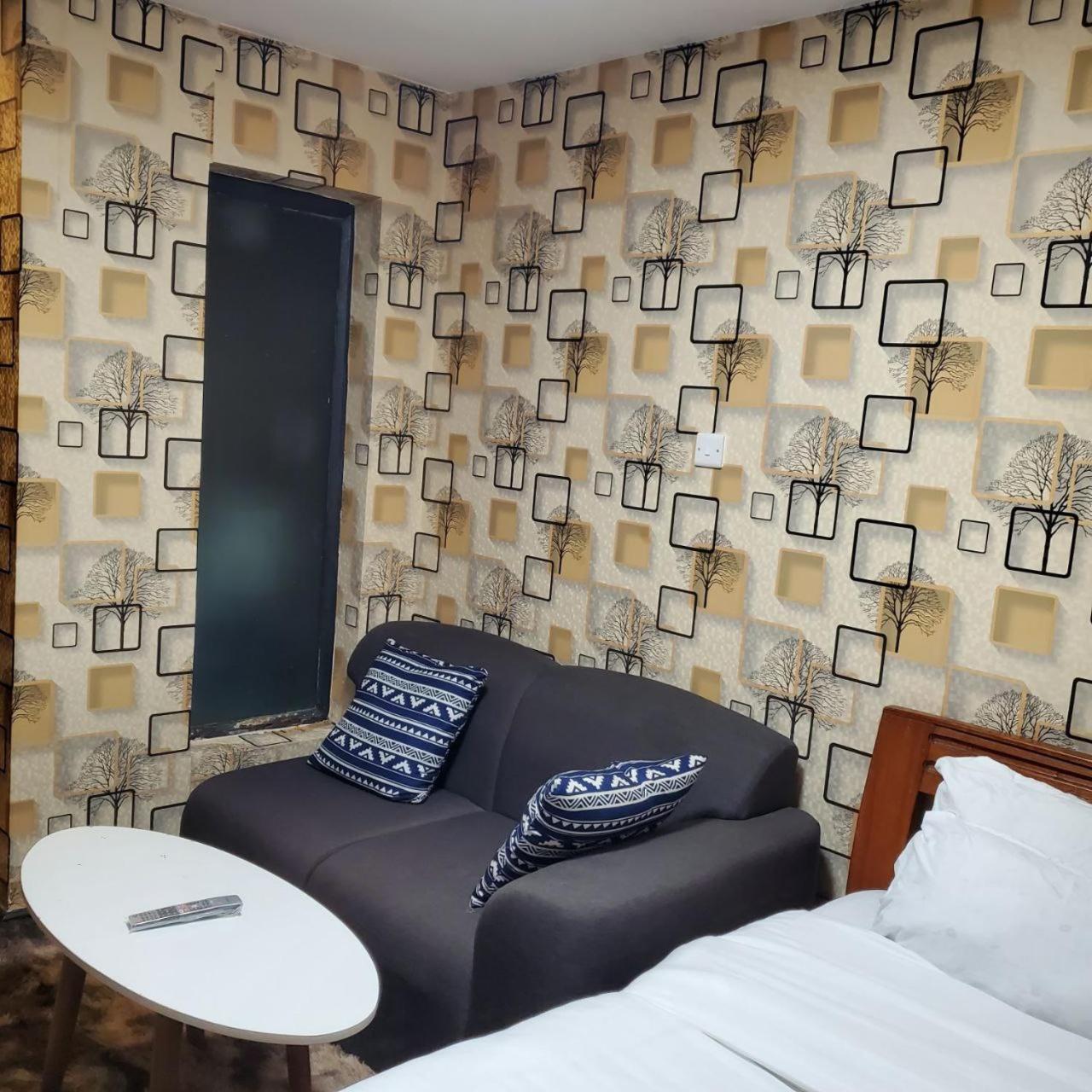 Appartamento Lovely & Cozy Compact Studio Near Airport With Rooftop View Nairobi Esterno foto